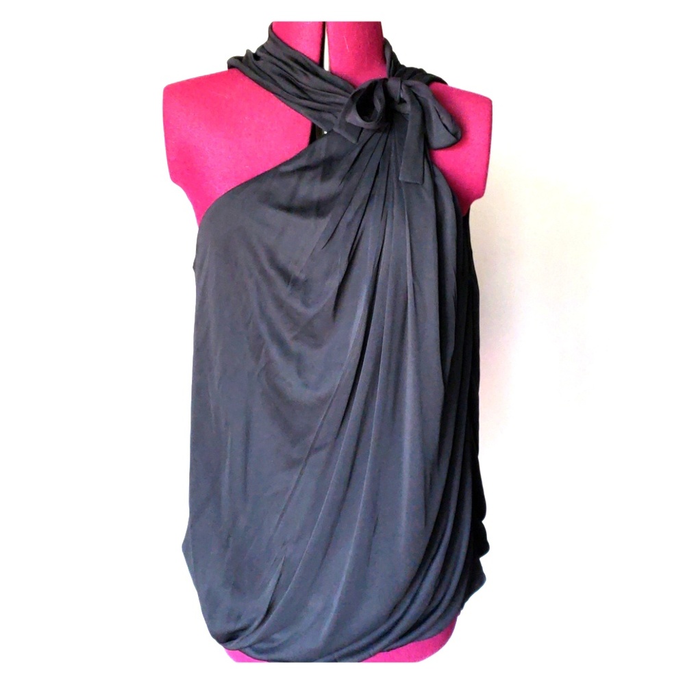 🛍 ON SALE 🛍 Gucci Sleeveless Mock Neck Top